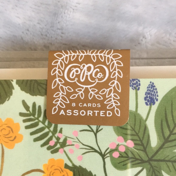 Strawberry Fields 8 Assorted Floral Blank Cards White Solid Envelopes NWT Rifle - Picture 2 of 9